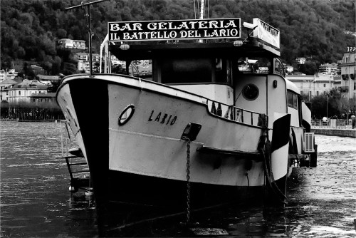 larioboat.jpg