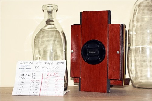 Homemade Pinhole camera 4x5 - <br />FL 40mm, F186<br />Film &gt; Fomapan 100 (4x5 sheet) <br />exposure &gt; 12sec<br />development &gt; DD23 5+4min (Divided D23 Stoeckler, double bath, homemade soup, tank with taco metod)<br />scanning &gt; Epson V600 two scanned combined with Paint
