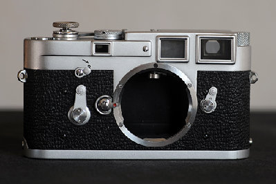 leica 12.jpg