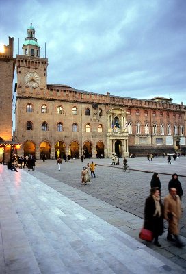piazza-maggiore-1.jpg