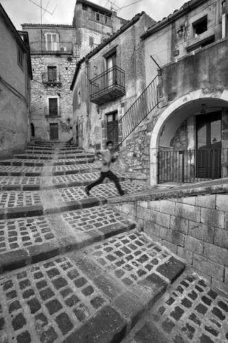 Monterosso Almo Monti Iblei 17mm Agosto 2010.jpg